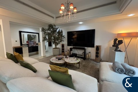 Снять в аренду виллу в Victory Heights, Dubai Sports City, Дубай: 5 спален, 481м², № 79180 - фото 9