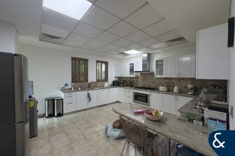 Снять в аренду виллу в Victory Heights, Dubai Sports City, Дубай: 5 спален, 481м², № 79180 - фото 5