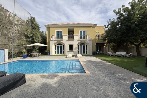 Снять в аренду виллу в Victory Heights, Dubai Sports City, Дубай: 5 спален, 481м², № 79180 - фото 1