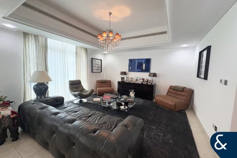 Снять в аренду виллу в Victory Heights, Dubai Sports City, Дубай: 5 спален, 481м², № 79180 - фото 7