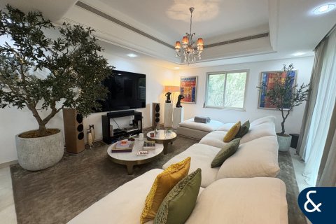 Снять в аренду виллу в Victory Heights, Dubai Sports City, Дубай: 5 спален, 481м², № 79180 - фото 8