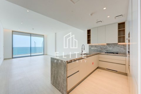 Apartment in Palm Jumeirah, Dubai 2 bedrooms, 176 sq.m. № 137349 - photo 2