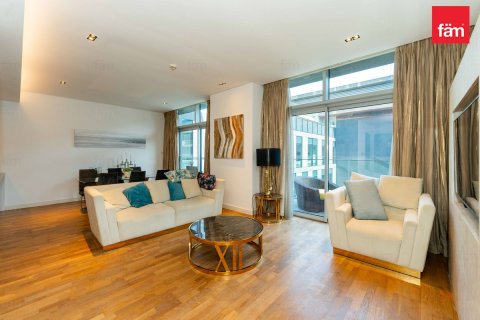 Apartamento en Al Wasl, Dubai, 2 dormitorios, 161.7 m², № 77979 - foto 2