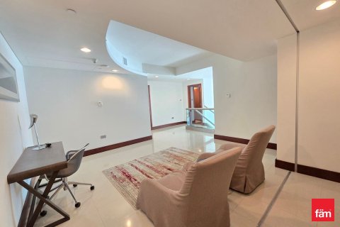 Apartment in Dubai 2 bedrooms, 211 sq.m. № 40895 - photo 10