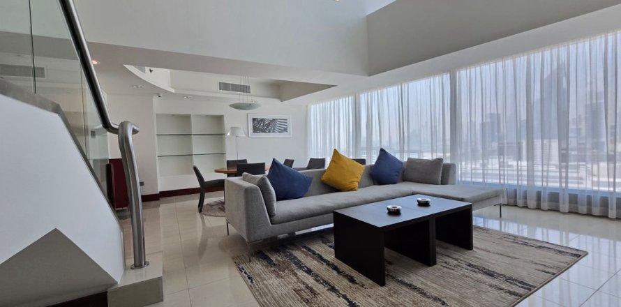 Apartment in Dubai 2 bedrooms, 211 sq.m. № 40895