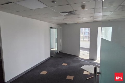 Oficina en Dubai, 155.3 m², № 95753