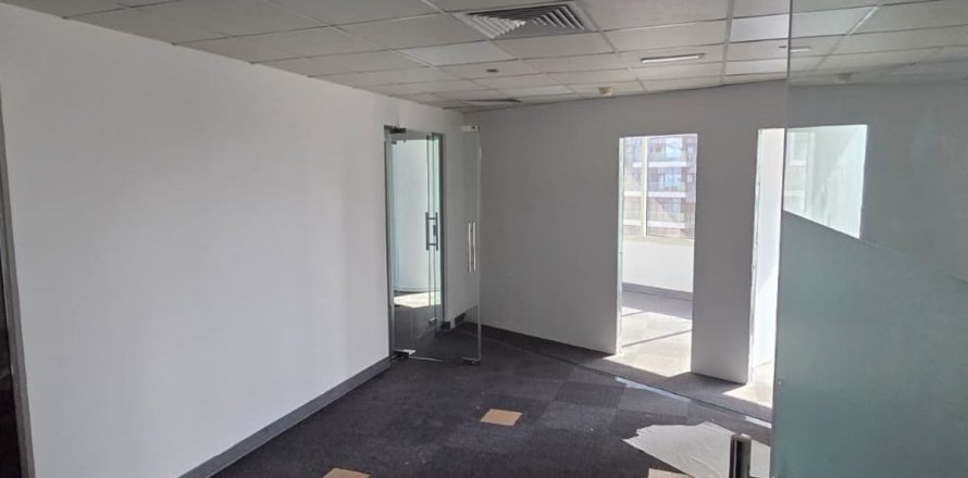 Oficina en Dubai, 155.3 m², № 95753