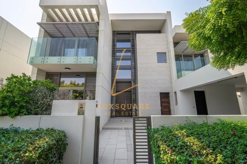 Villa en District One, Mohammed Bin Rashid City, Dubai, 4 dormitorios, 700 m², № 100616
