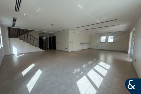 Villa en Regional, Jumeirah Park, Dubai, 4 dormitorios, 471 m², № 76792 - foto 3