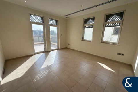 Villa en Regional, Jumeirah Park, Dubai, 4 dormitorios, 471 m², № 76792 - foto 13