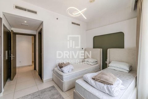 Apartment in The Lofts, Downtown Dubai (Downtown Burj Dubai), Dubai 2 bedrooms, 120.5 sq.m. № 126646 - photo 11