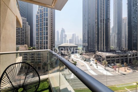 Apartment in The Lofts, Downtown Dubai (Downtown Burj Dubai), Dubai 2 bedrooms, 120.5 sq.m. № 126646 - photo 16