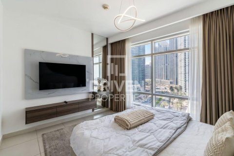Apartment in The Lofts, Downtown Dubai (Downtown Burj Dubai), Dubai 2 bedrooms, 120.5 sq.m. № 126646 - photo 9