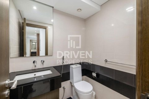 Apartment in The Lofts, Downtown Dubai (Downtown Burj Dubai), Dubai 2 bedrooms, 120.5 sq.m. № 126646 - photo 13