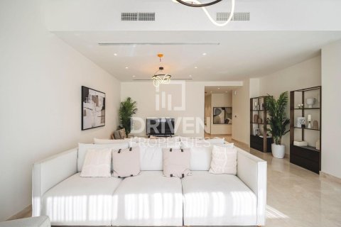 Villa à Dubai South (Dubai World Central), Dubai, 5 chambres, 782.24 m², № 127524 - photo 2