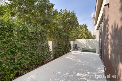 Снять в аренду виллу в Tilal Al Ghaf, Дубай: 3 спальни, 145м², № 92179 - фото 16