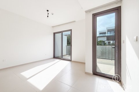 Снять в аренду виллу в Tilal Al Ghaf, Дубай: 3 спальни, 145м², № 92179 - фото 10