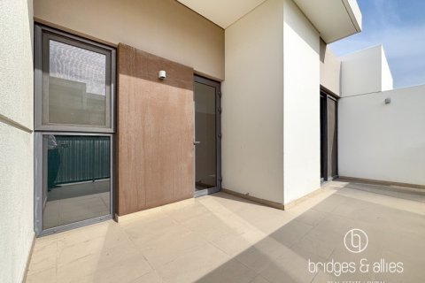 Снять в аренду виллу в Tilal Al Ghaf, Дубай: 3 спальни, 145м², № 92179 - фото 15