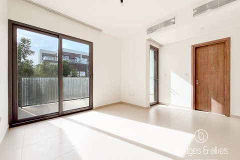 Снять в аренду виллу в Tilal Al Ghaf, Дубай: 3 спальни, 145м², № 92179 - фото 9