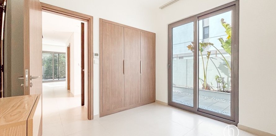 Вилла в Tilal Al Ghaf, Дубай, 3 спальни, 145м², № 92179