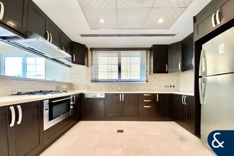 Купить виллу в Legacy, Jumeirah Park, Дубай: 5 спален, 436м², № 75672 - фото 11