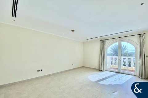 Купить виллу в Legacy, Jumeirah Park, Дубай: 5 спален, 436м², № 75672 - фото 8