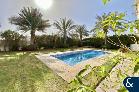 Купить виллу в Legacy, Jumeirah Park, Дубай: 5 спален, 436м², № 75672 - фото 21