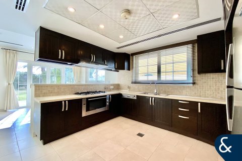 Купить виллу в Legacy, Jumeirah Park, Дубай: 5 спален, 436м², № 75672 - фото 12