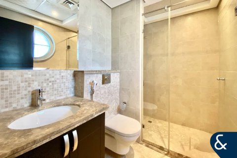 Купить виллу в Legacy, Jumeirah Park, Дубай: 5 спален, 436м², № 75672 - фото 16