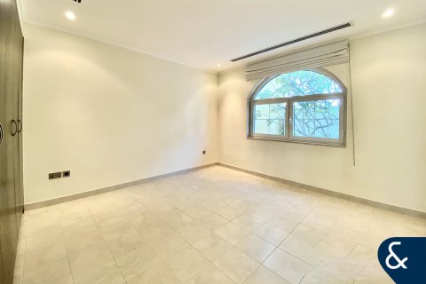 Купить виллу в Legacy, Jumeirah Park, Дубай: 5 спален, 436м², № 75672 - фото 15