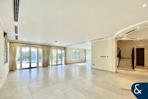 Купить виллу в Legacy, Jumeirah Park, Дубай: 5 спален, 436м², № 75672 - фото 3