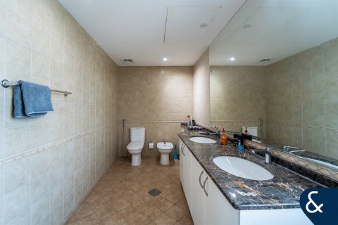 Apartment in Dubai Investment Park, Dubai 4 bedrooms, 452 sq.m. № 75668 - photo 14