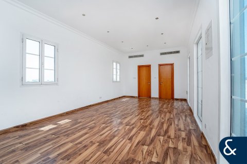 Apartment in Dubai Investment Park, Dubai 4 bedrooms, 452 sq.m. № 75668 - photo 3