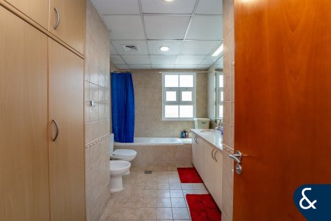 Apartment in Dubai Investment Park, Dubai 4 bedrooms, 452 sq.m. № 75668 - photo 12