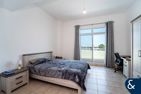 Apartment in Dubai Investment Park, Dubai 4 bedrooms, 452 sq.m. № 75668 - photo 10