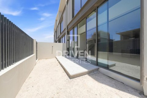Townhouse in Nad Al Sheba 1, Nadd Al Sheba, Dubai 3 bedrooms, 167.78 sq.m. № 141069 - photo 27