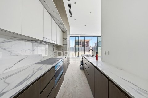 Townhouse in Nad Al Sheba 1, Nadd Al Sheba, Dubai 3 bedrooms, 167.78 sq.m. № 141069 - photo 4