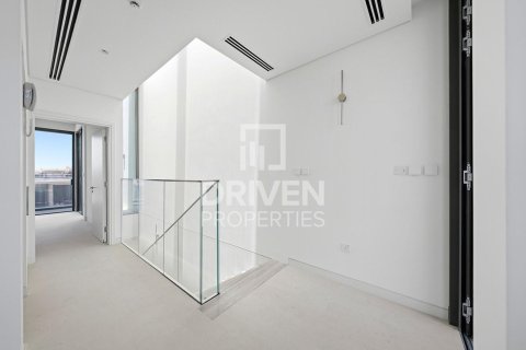 Townhouse in Nad Al Sheba 1, Nadd Al Sheba, Dubai 3 bedrooms, 167.78 sq.m. № 141069 - photo 11