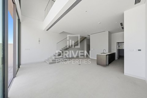 Townhouse in Nad Al Sheba 1, Nadd Al Sheba, Dubai 3 bedrooms, 167.78 sq.m. № 141069 - photo 3