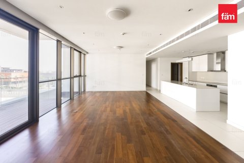 Apartment in Al Wasl, Dubai 3 bedrooms, 208.7 sq.m. № 10162 - photo 1
