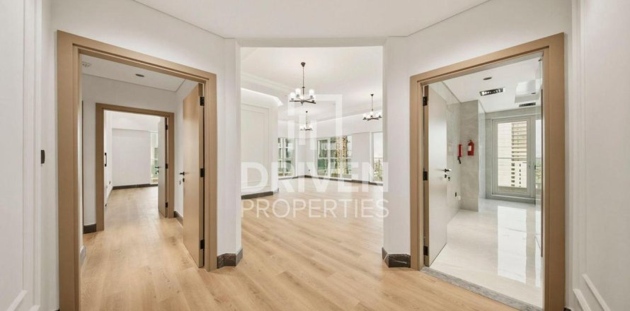 Appartement à Jumeirah Village Circle, Dubai, 3 chambres, 221.39 m², № 128454