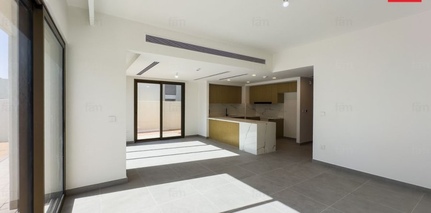 Adosado en Dubai, 4 dormitorios, 250.6 m², № 93472