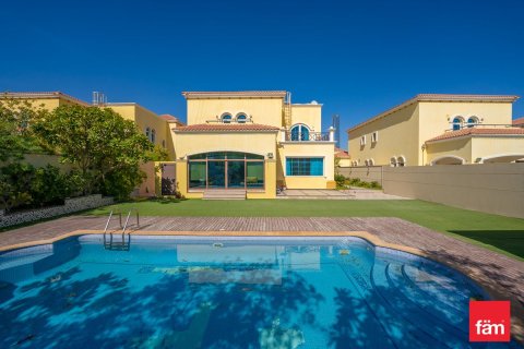 Villa en Dubai, 5 dormitorios, 740 m², № 69720 - foto 2