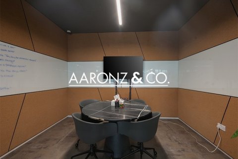 Снять в аренду офис в Дубай Марине, Дубай: 367м², № 92203 - фото 10