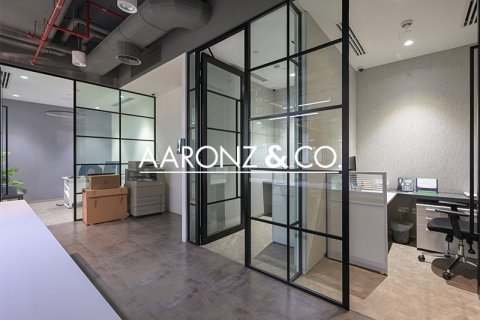 Снять в аренду офис в Дубай Марине, Дубай: 367м², № 92203 - фото 7