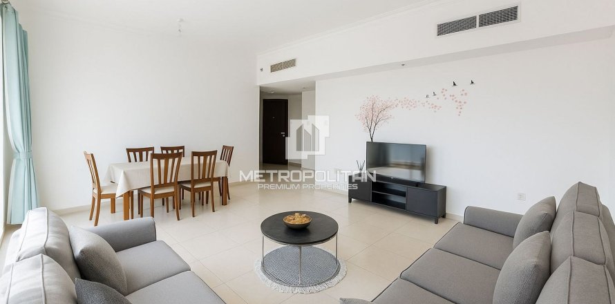 Apartment in Jumeirah Lake Towers, Dubai 2 bedrooms, 122 sq.m. № 74109