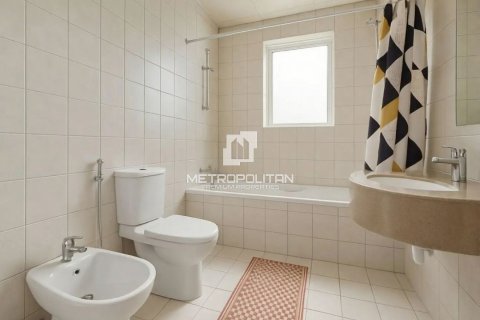 Apartment in Jumeirah Lake Towers, Dubai 2 bedrooms, 122 sq.m. № 74109 - photo 11