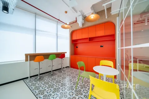 Office in Jumeirah Lake Towers, Dubai 157 sq.m. № 71174 - photo 6