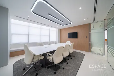 Office in Jumeirah Lake Towers, Dubai 157 sq.m. № 71174 - photo 3