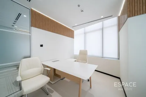 Office in Jumeirah Lake Towers, Dubai 157 sq.m. № 71174 - photo 8